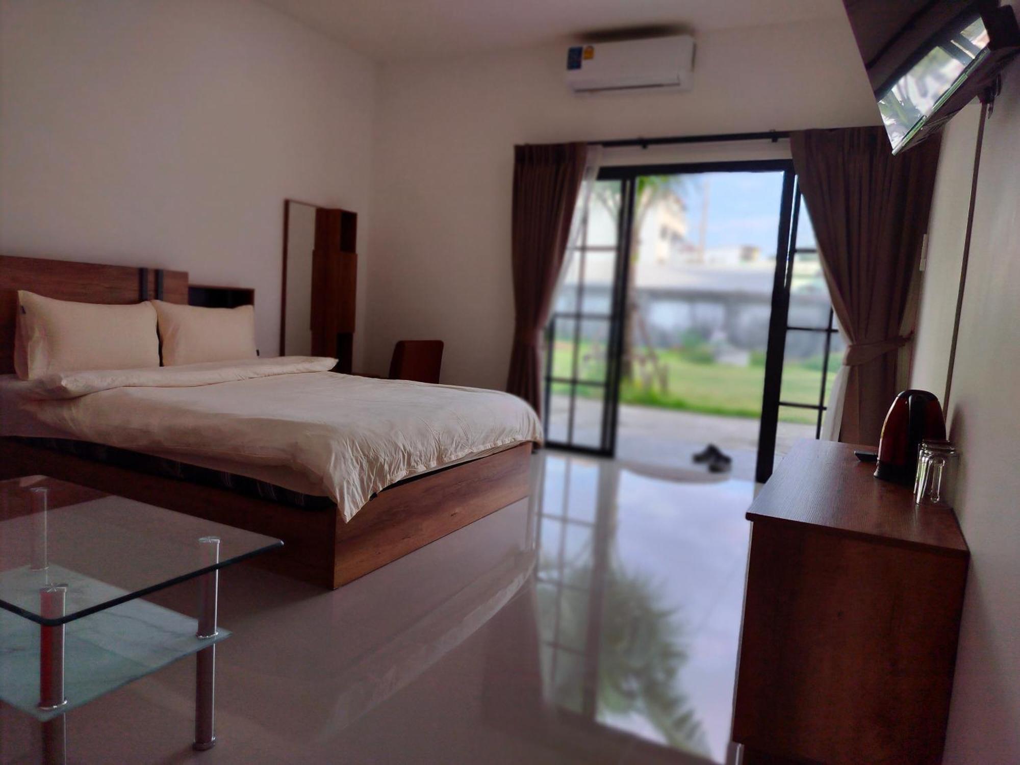 Taxim Residence Boutique Hotel Patong Luaran gambar