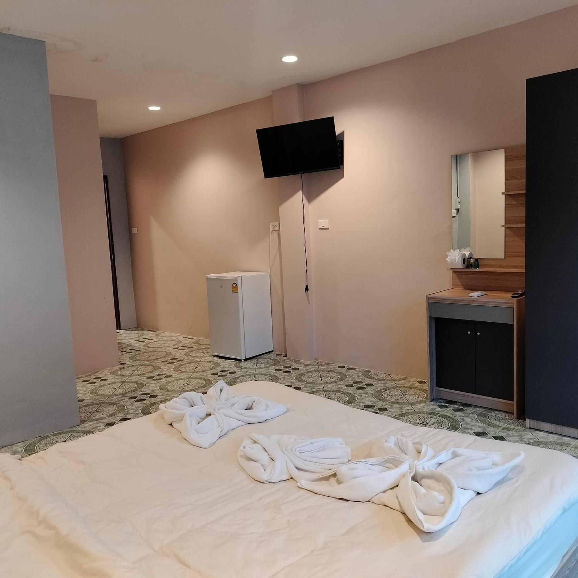 Taxim Residence Boutique Hotel Patong Luaran gambar