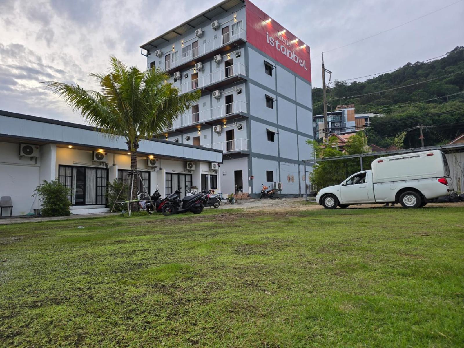 Taxim Residence Boutique Hotel Patong Luaran gambar